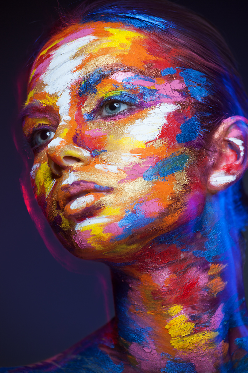 Illustration for article titled This 2D face makeup will hijack your brain
